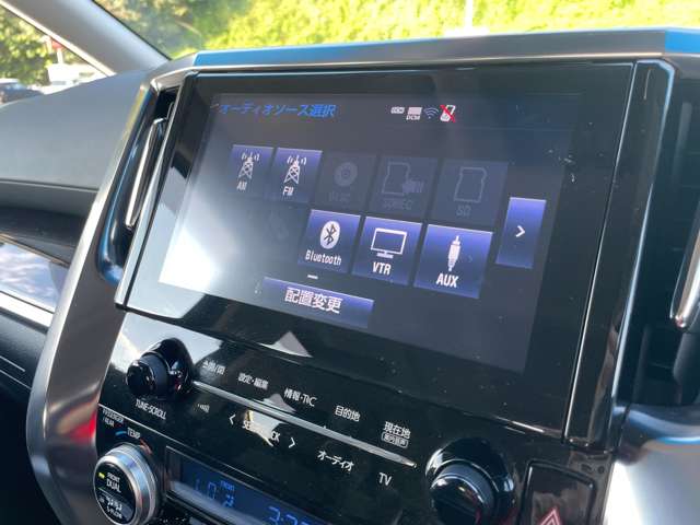 トヨタ アルファード　ハイブリッド ハイブリッド ２．５ ＳＲ Ｅ－ＦＯＵＲ ４ＷＤ R1年 () 99
