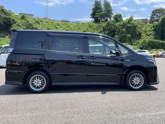 トヨタ ヴォクシー １．８ ハイブリッド ＺＳ H30年 (東北) 99