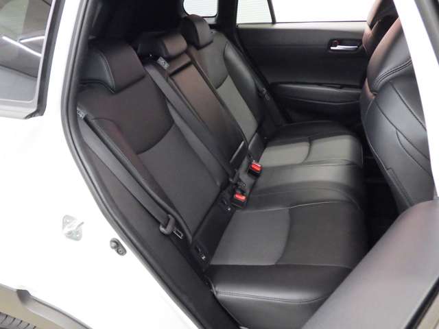 トヨタ カローラクロス　ハイブリッド １．８ ハイブリッド Ｚ Ｅ－ＦＯＵＲ ４ＷＤ R7年 () 99