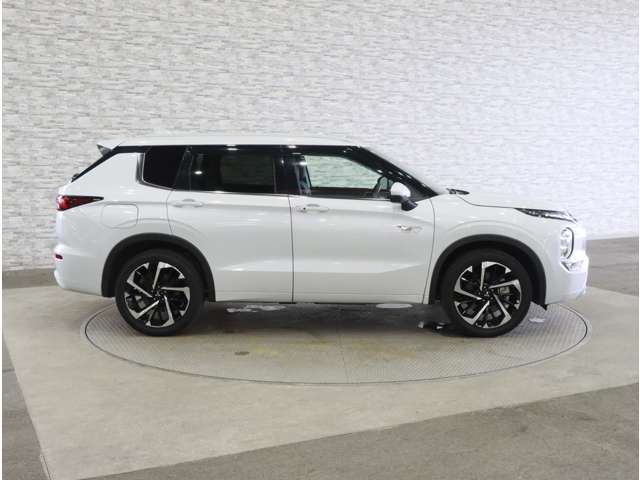 三菱 アウトランダーＰＨＥＶ ＰＨＥＶ ２．４ Ｐ ４ＷＤ R5年 (関東) 99