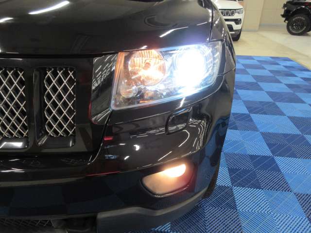 ジープ グランドチェロキー アルティテュード ４ＷＤ H25年 (関東) 99