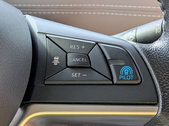 日産 セレナ ２．０ ハイウェイスター H29年 () 99