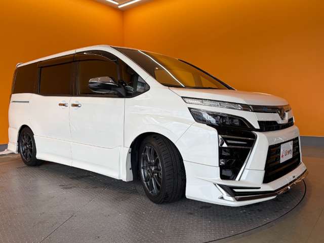 トヨタ ヴォクシー ２．０ ＺＳ 煌ＩＩ R2年 () 99