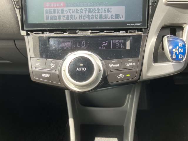トヨタ プリウスΑ １．８ Ｓ ツーリングセレクション H24年 () 99