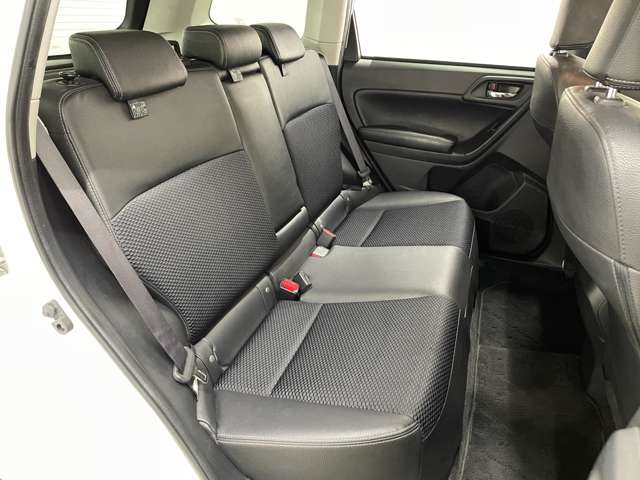 スバル フォレスター ２．０ＸＴ アイサイト ４ＷＤ H27年 () 99