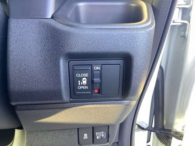 ホンダ Ｎ　ＢＯＸ カスタム ６６０ R8年 (近畿) 99