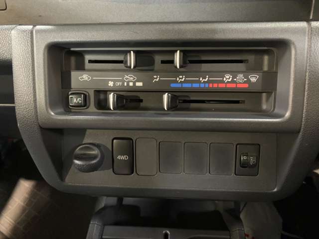 ダイハツ ハイゼットトラック ６６０ スタンダード ３方開 ４ＷＤ H27年 (近畿) 99