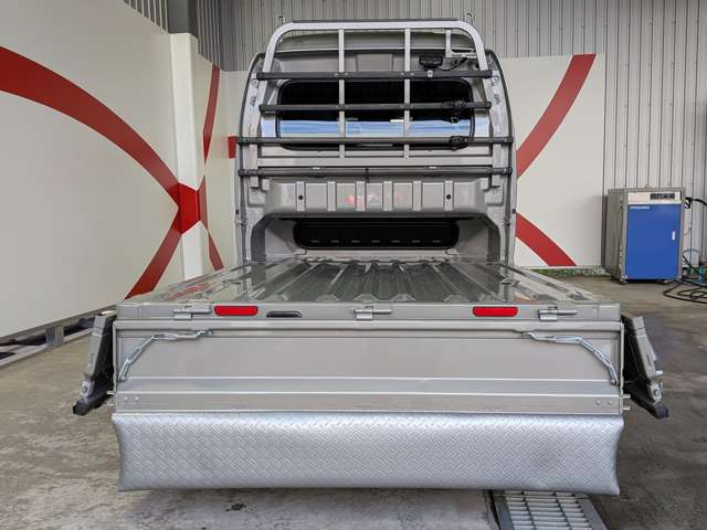スズキ キャリイトラック ６６０ スーパーキャリイ Ｘリミテッド ３方開 ４ＷＤ R6年 () 99