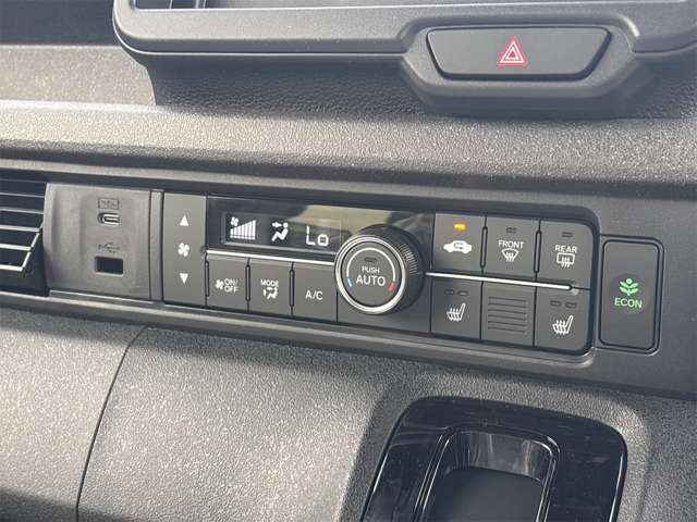 ホンダ Ｎ　ＢＯＸ カスタム ６６０ R8年 () 99