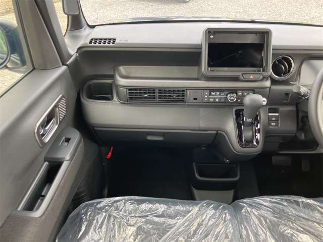 ホンダ Ｎ　ＢＯＸ カスタム ６６０ R8年 (東海) 99