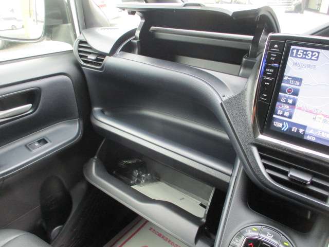 トヨタ ヴォクシー ２．０ ＺＳ H26年 (関東) 99