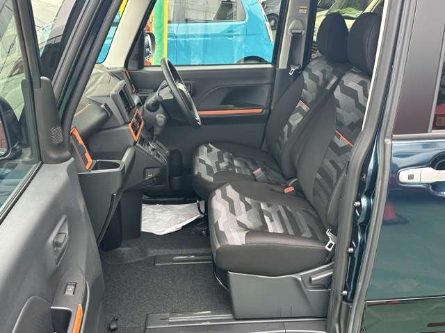ダイハツ タント ６６０ ファンクロス ＥＣＯＩＤＬＥ非装着車 R7年 () 99