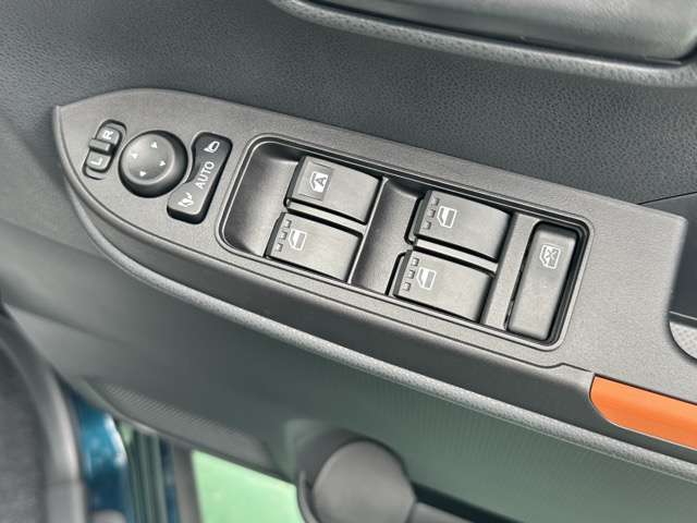 ダイハツ タント ６６０ ファンクロス ＥＣＯＩＤＬＥ非装着車 R7年 () 99