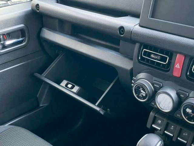 スズキ ジムニー　ノマド １．５ ＦＣ ４ＷＤ R8年 () 99