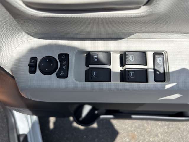 ダイハツ ムーヴ　キャンバス ６６０ ストライプス Ｘ R8年 (近畿) 99
