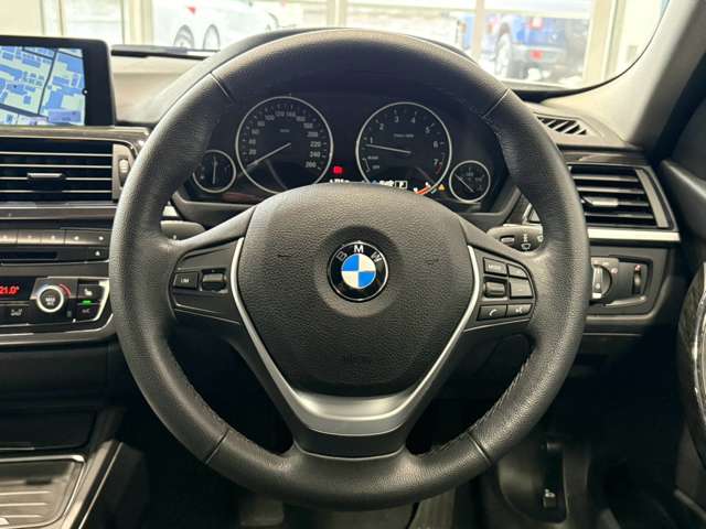 ＢＭＷ ３シリーズ ３２０Ｉ Ｘドライブ ラグジュアリー ４ＷＤ H25年 () 99