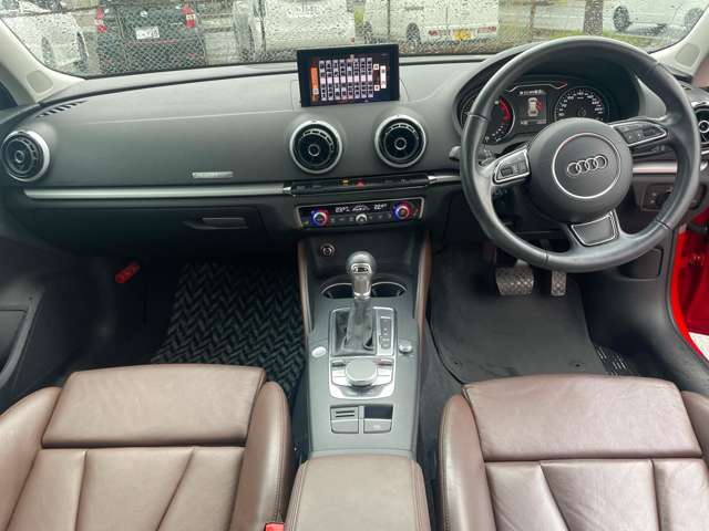 アウディ Ａ３　スポーツバック １．８ ＴＦＳＩ クワトロ ４ＷＤ H27年 (東北) 99