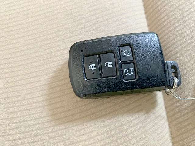 トヨタ ノア １．８ ハイブリッド Ｇ H27年 (関東) 99