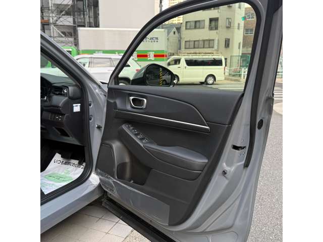 ホンダ ヴェゼル １．５ Ｅ：ＨＥＶ Ｚ R7年 (近畿) 99