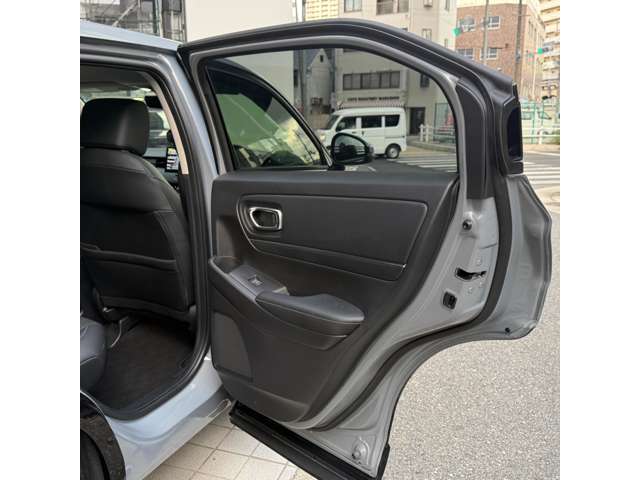 ホンダ ヴェゼル １．５ Ｅ：ＨＥＶ Ｚ R7年 (近畿) 99
