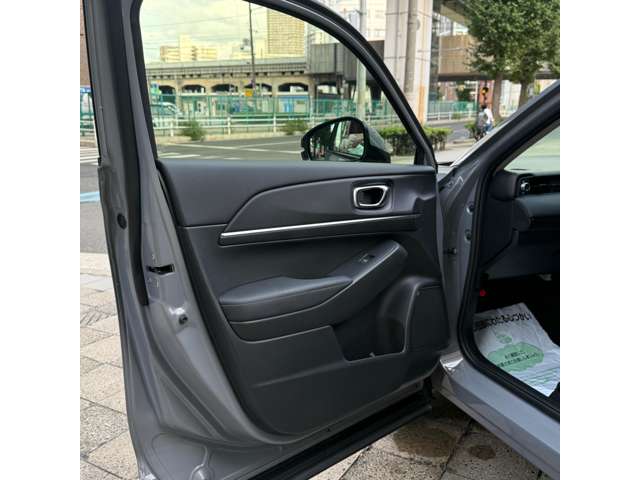 ホンダ ヴェゼル １．５ Ｅ：ＨＥＶ Ｚ R7年 (近畿) 99
