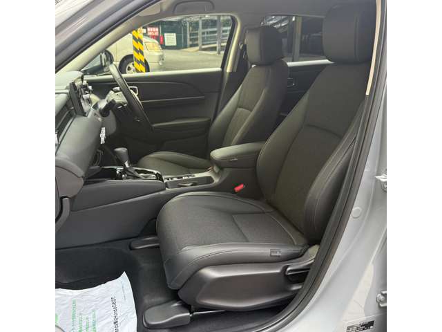 ホンダ ヴェゼル １．５ Ｅ：ＨＥＶ Ｚ R7年 (近畿) 99