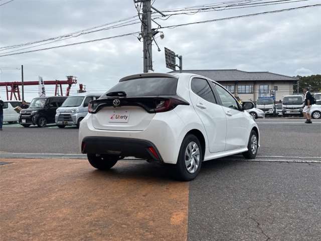 トヨタ ヤリス １．０ Ｘ R3年 () 99