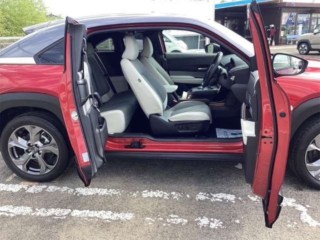 マツダ ＭＸ−３０ ２．０ R4年 (四国) 99