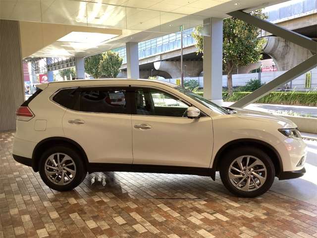 日産 エクストレイル ２．０ ２０ＸＴＴ エマージェンシーブレーキパッケージ ２列車 ４ＷＤ H29年 (近畿) 99