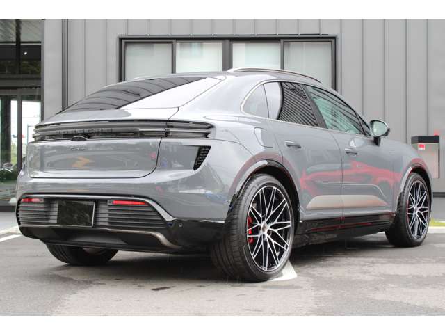 ポルシェ マカン ターボ ４ＷＤ R8年 (近畿) 99