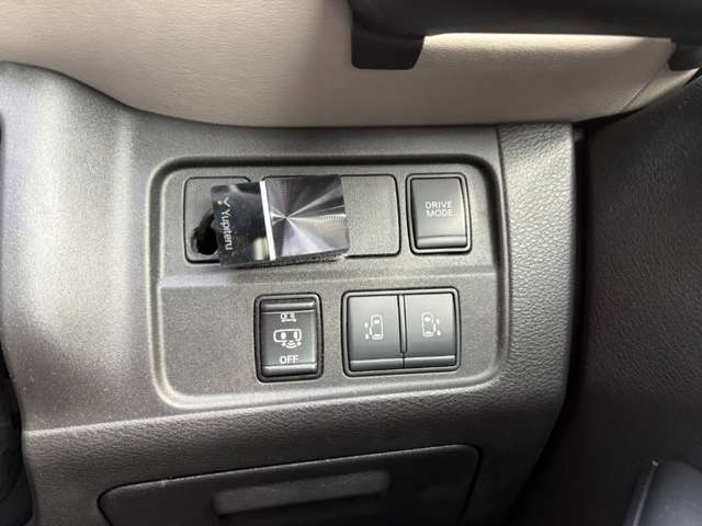 日産 セレナ １．２ Ｅ－ＰＯＷＥＲ ハイウェイスター Ｖ R1年 () 99