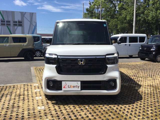 ホンダ Ｎ　ＢＯＸ カスタム ６６０ ブラック スタイル R8年 (近畿) 99