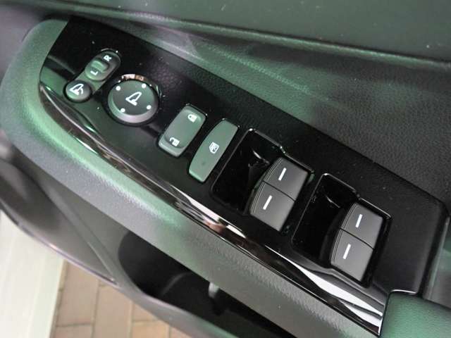 ホンダ ヴェゼル １．５ Ｅ：ＨＥＶ Ｚ R6年 () 99