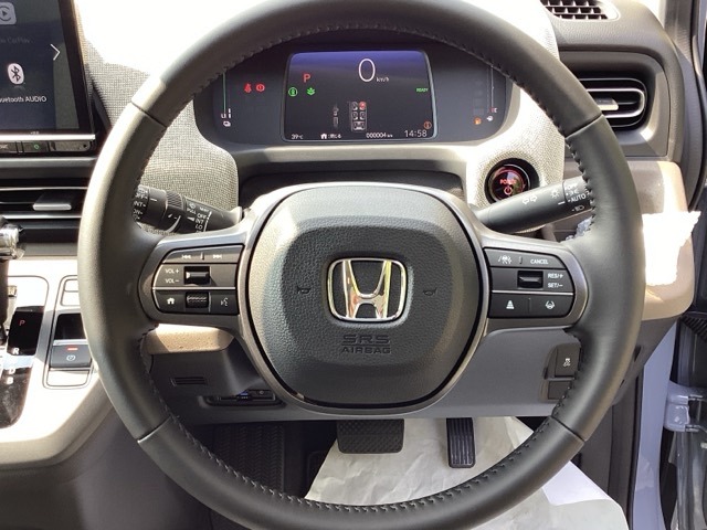 ホンダ フリード　ハイブリッド １．５ Ｅ：ＨＥＶ エアー ＥＸ R8年 (近畿) 99