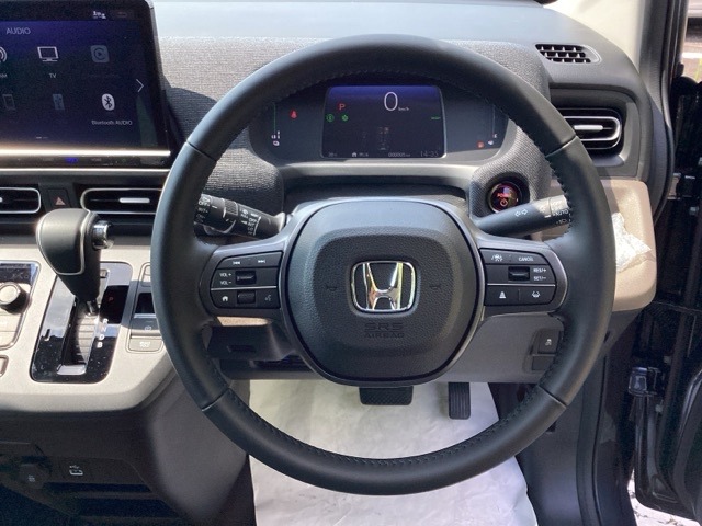 ホンダ フリード　ハイブリッド １．５ Ｅ：ＨＥＶ エアー ＥＸ R8年 (近畿) 99