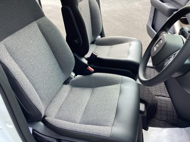 ホンダ フリード　ハイブリッド １．５ Ｅ：ＨＥＶ エアー ＥＸ ４ＷＤ R8年 (近畿) 99