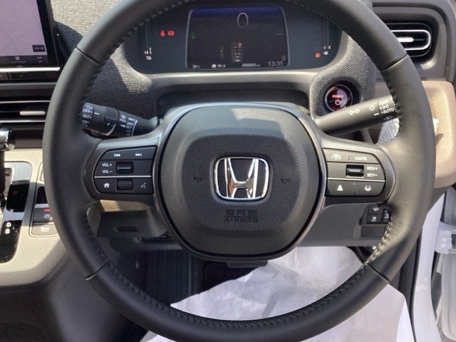 ホンダ フリード　ハイブリッド １．５ Ｅ：ＨＥＶ エアー ＥＸ ４ＷＤ R8年 (近畿) 99