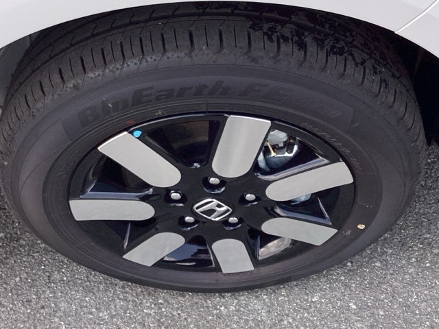 ホンダ フリード　ハイブリッド １．５ Ｅ：ＨＥＶ エアー ＥＸ ４ＷＤ R8年 (近畿) 99