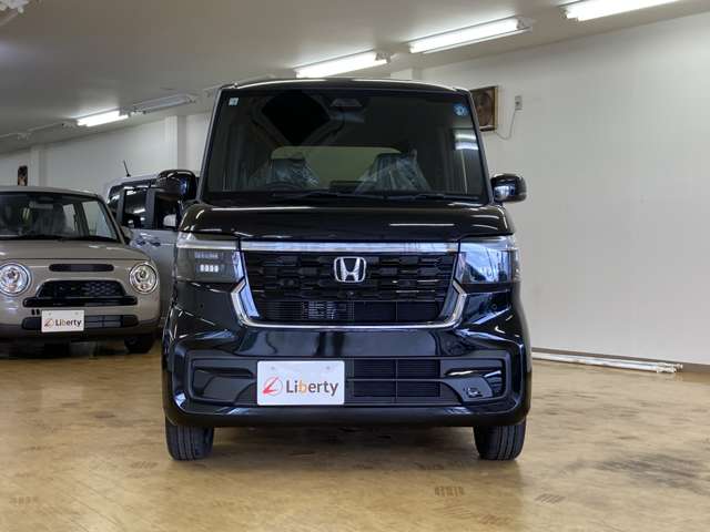 ホンダ Ｎ　ＢＯＸ カスタム ６６０ ターボ R8年 () 99