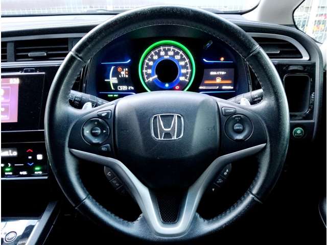 ホンダ シャトル １．５ ハイブリッド Ｚ スタイルエディション H27年 () 99