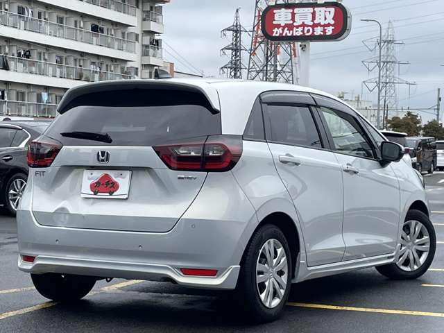 ホンダ フィット　ハイブリッド １．５ Ｅ：ＨＥＶ ホーム R4年 (関東) 99