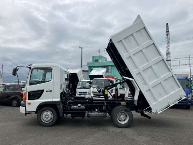 日野自動車 レンジャー ５．１ＤＴ H28年 (東海) 99