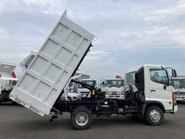 日野自動車 レンジャー ５．１ＤＴ H28年 (東海) 99