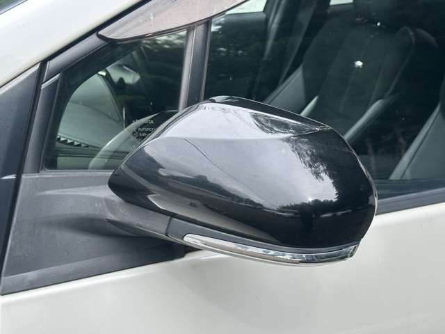 トヨタ プリウスＰＨＶ １．８ Ｓ ナビパッケージ ＧＲ スポーツ H30年 (関東) 99