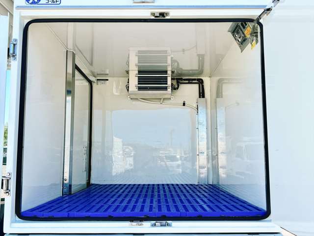 ダイハツ ハイゼットトラック ＦＲＰ中温冷蔵冷凍車 －７℃設定 R1年 () 99