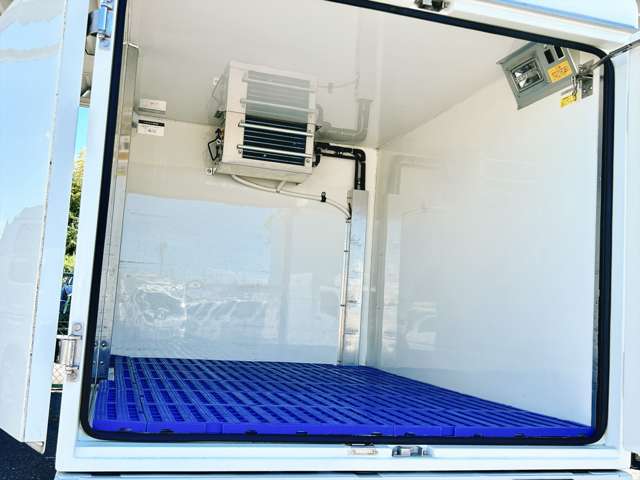 ダイハツ ハイゼットトラック ＦＲＰ中温冷蔵冷凍車 －７℃設定 R1年 () 99