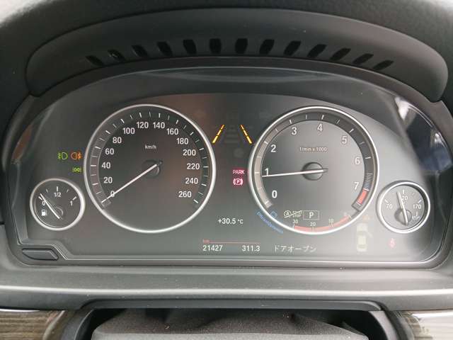 ＢＭＷ ５シリーズ ５２３ｉ　ラグジュアリー H27年 (近畿) 99