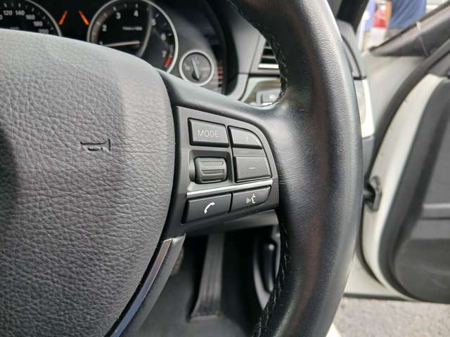 ＢＭＷ ５シリーズ ５２３ｉ　ラグジュアリー H27年 (近畿) 99
