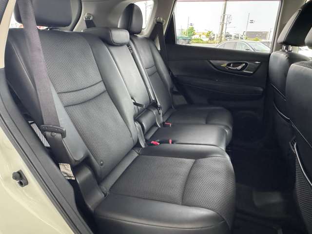 日産 エクストレイル ２．０ ２０Ｘ ３列車 ４ＷＤ H26年 (東海) 99