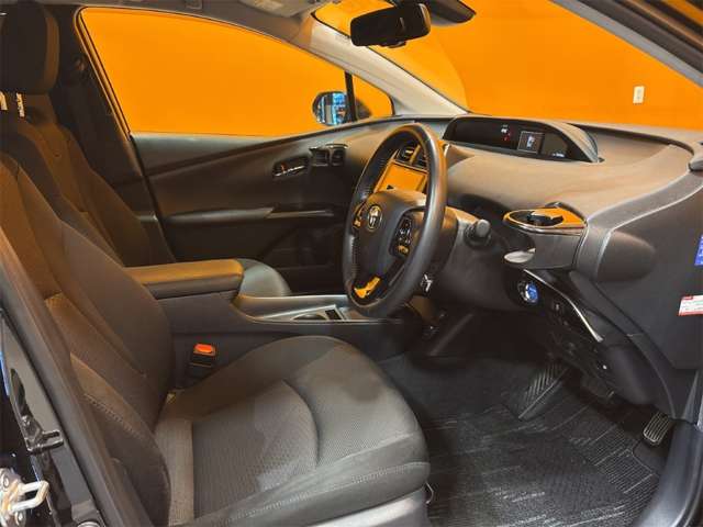 トヨタ プリウス １．８ Ｓ セーフティ プラスＩＩ R2年 () 99